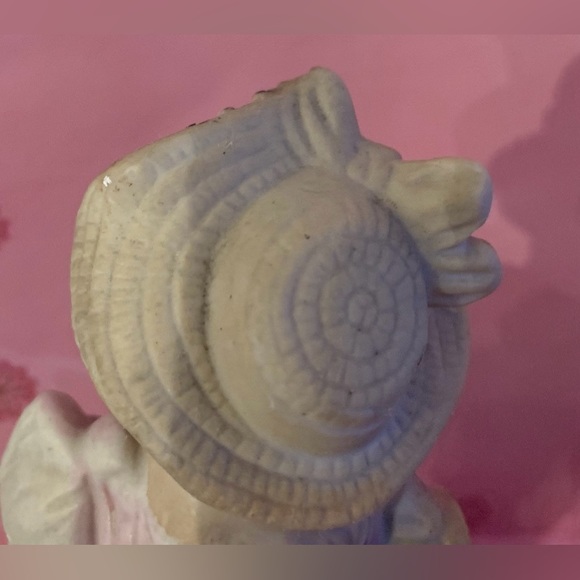 Vintage Lipper and Mann L and M Inc Colonial Victorian bisque figurines pair - Picture 8 of 10